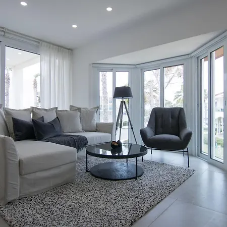 Phaedrus Living: Seaview Luxury Flat Limnaria 134
